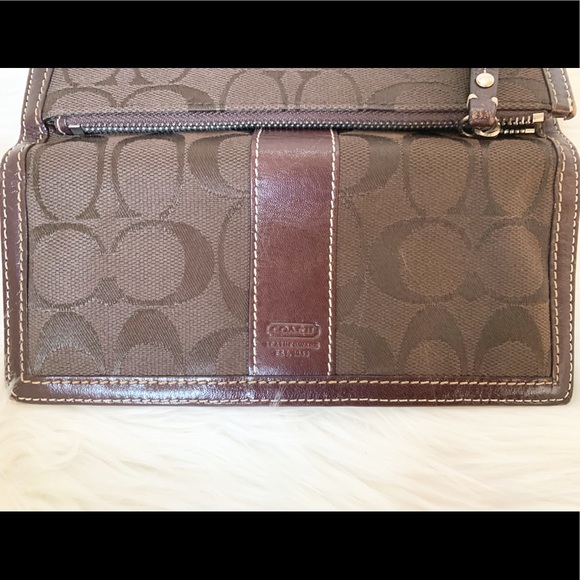 Coach Signature C Wallet - Picture 7 of 7
